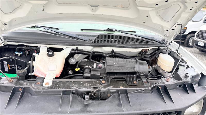 Used 2011 Chevrolet Express 2500 RWD image 35