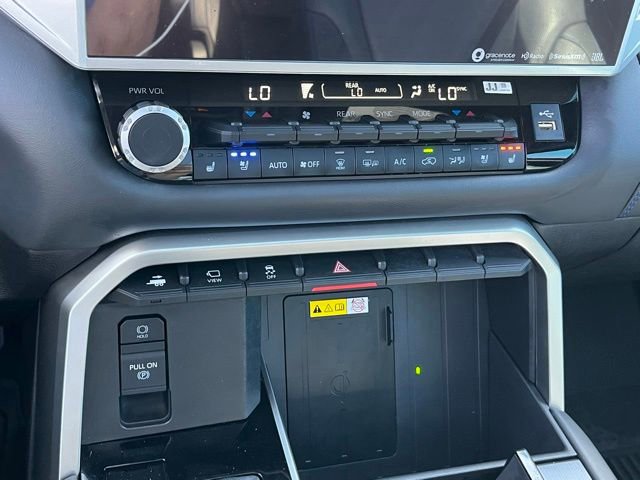 Used 2024 Toyota Sequoia Platinum AWD/4WD image 30