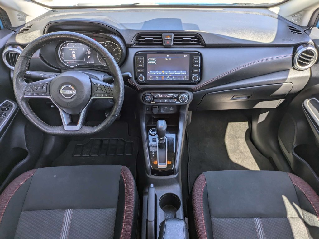 Used 2025 Nissan Versa SR FWD image 14