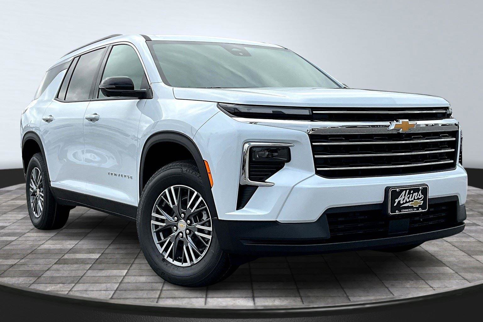 New 2026 Chevrolet Traverse LT w/ Driver Confidence Package image 2
