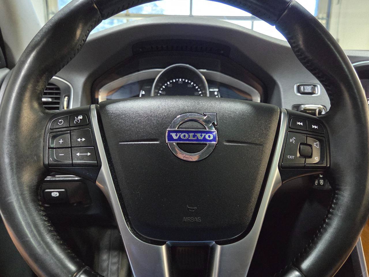 Used 2018 Volvo S60 T5 Inscription Platinum AWD/4WD image 32