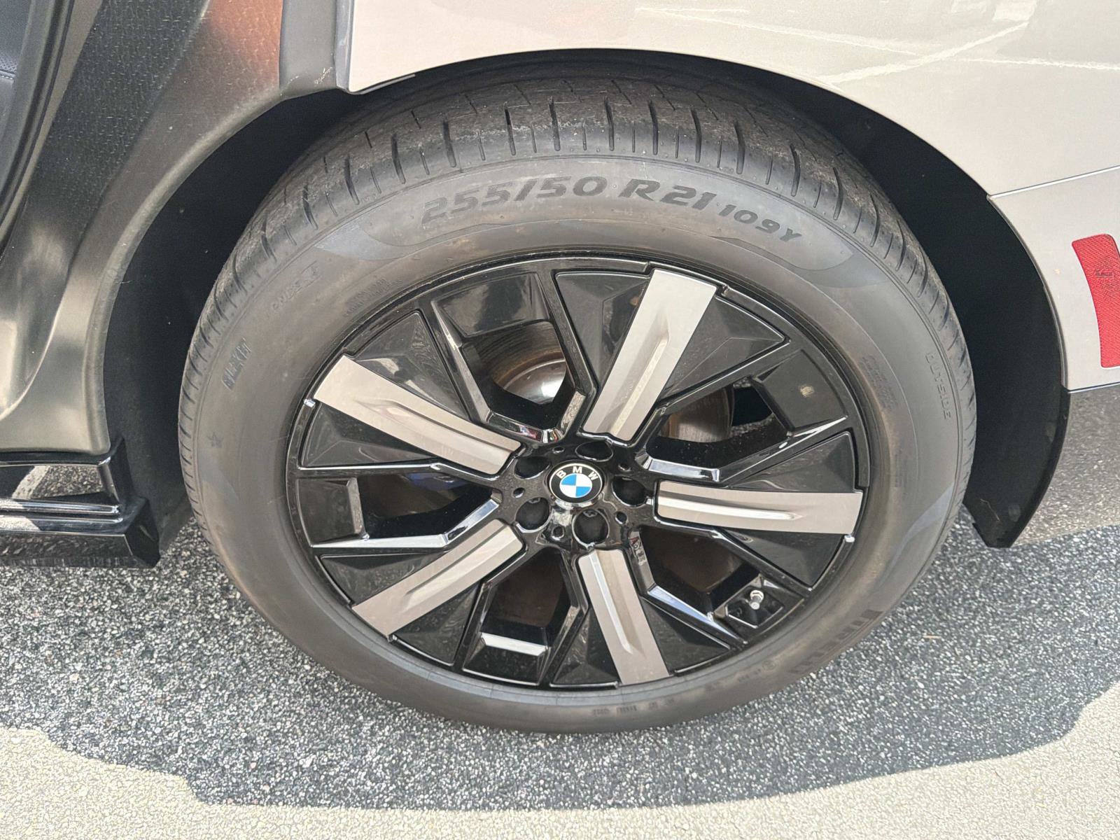Certified 2025 BMW iX xDrive50 AWD/4WD image 11