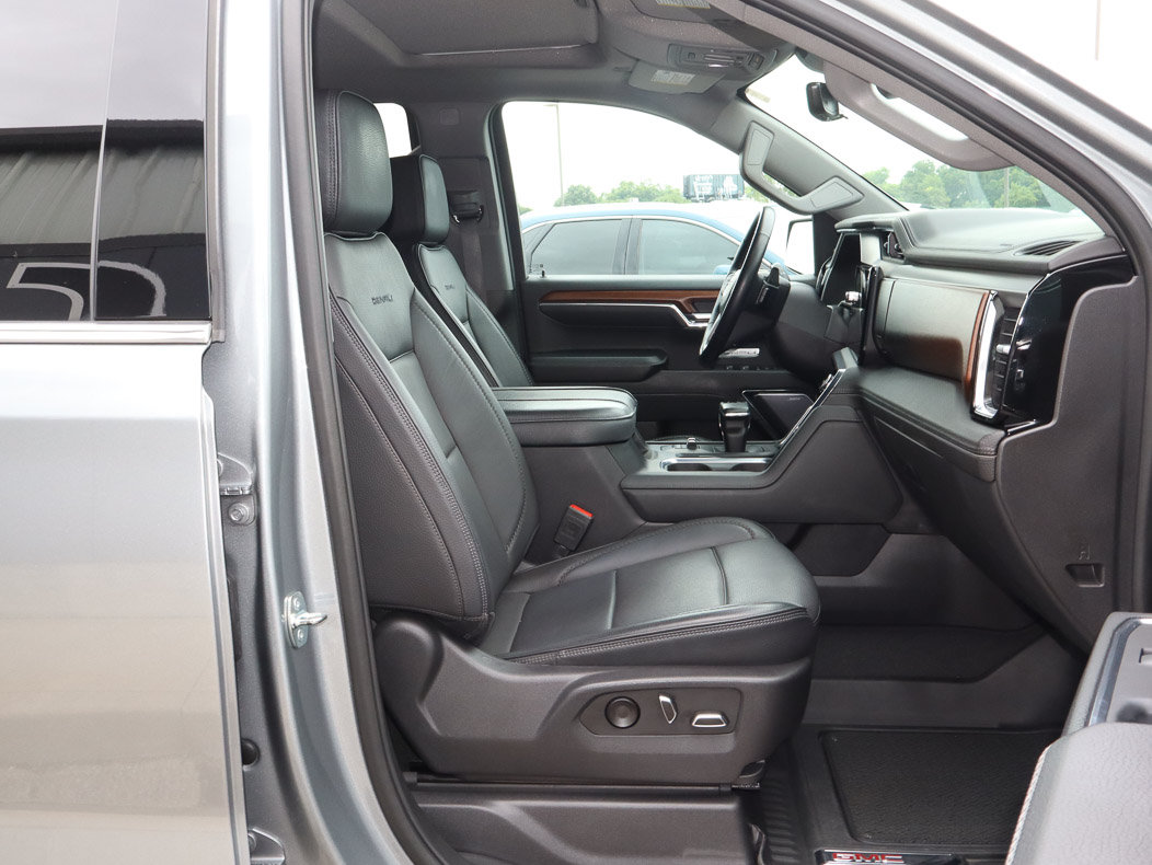 Used 2023 GMC Sierra 1500 Denali w/ Denali Reserve Package AWD/4WD image 29