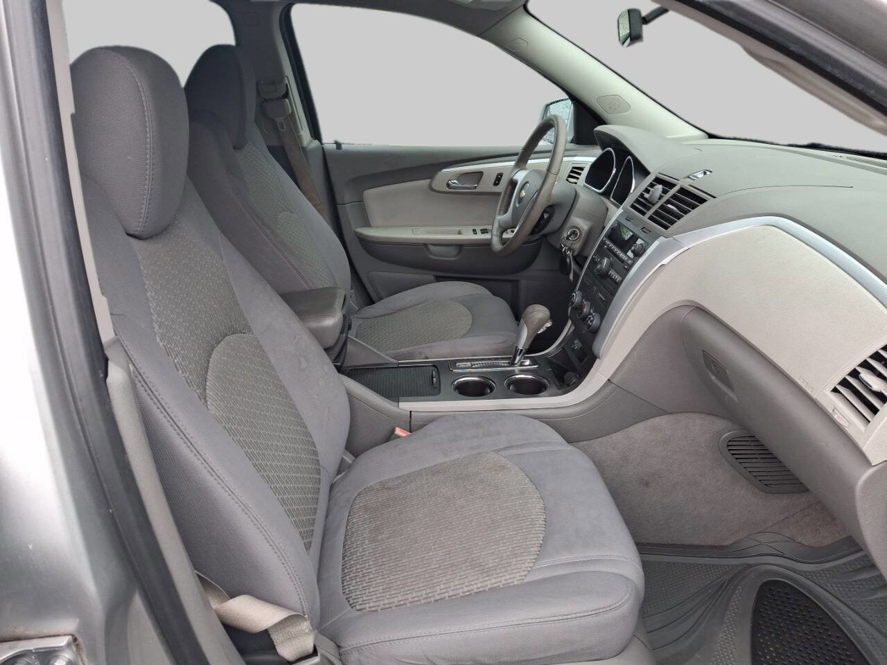 Used 2012 Chevrolet Traverse LT image 9