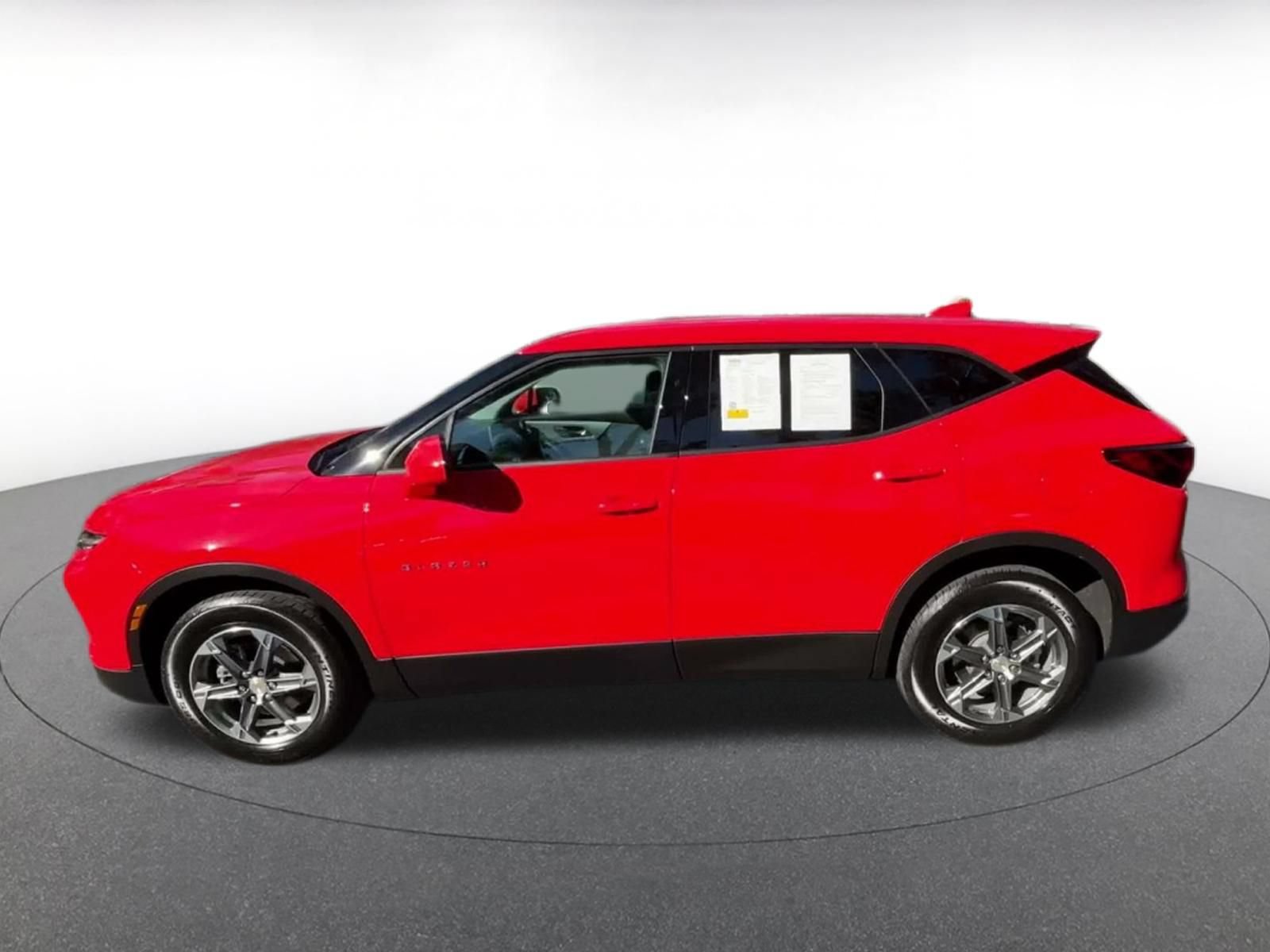 Used 2026 Chevrolet Blazer LT FWD image 8