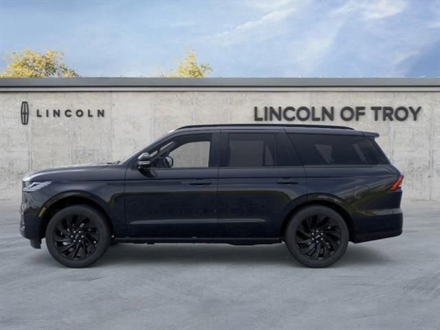 New 2026 Lincoln Navigator Reserve w/ Jet Appearance Package image 3