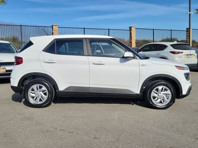 New 2026 Hyundai Venue SE image 23