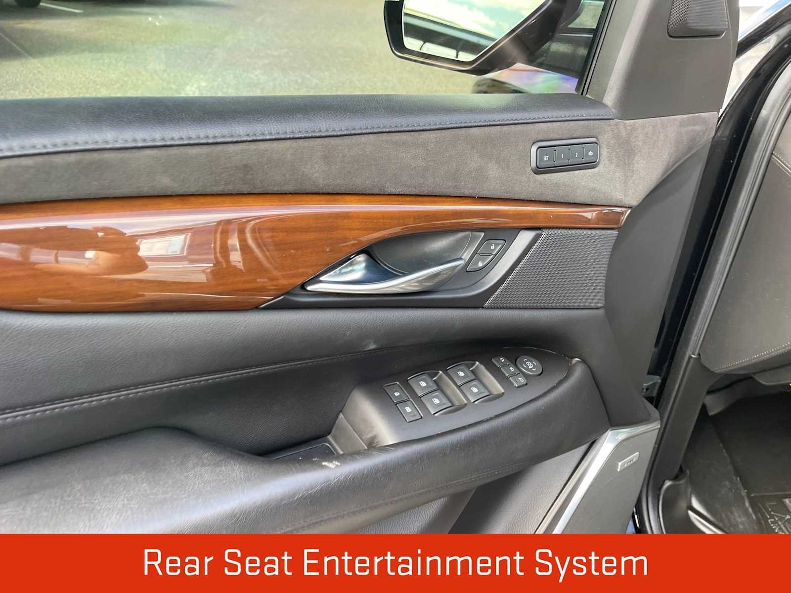 Used 2019 Cadillac Escalade ESV Premium Luxury RWD image 11