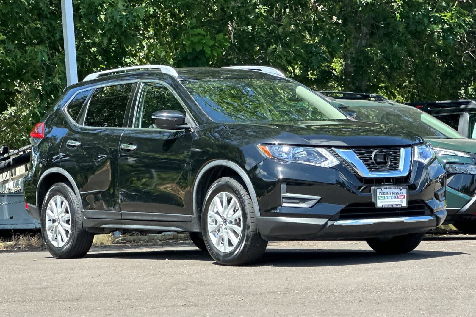 Used 2020 Nissan Rogue SV FWD image 9