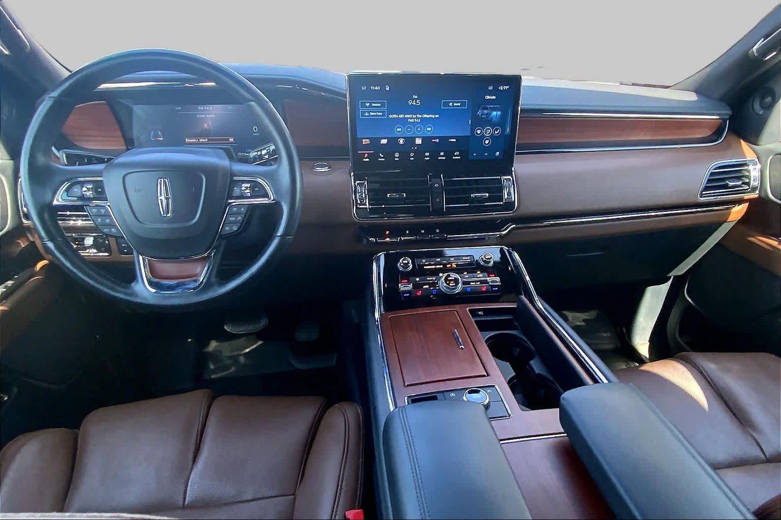 Used 2022 Lincoln Navigator Reserve AWD/4WD image 16