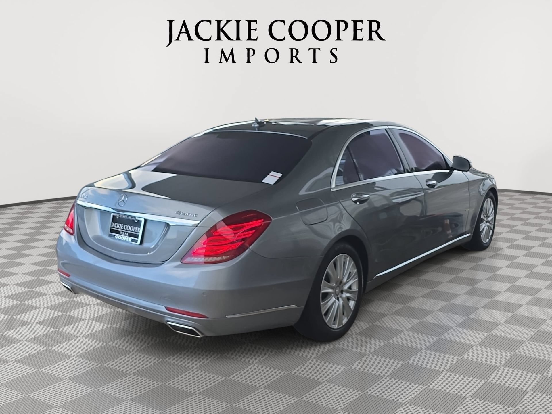 Used 2015 Mercedes-Benz S 550 4MATIC Sedan image 5
