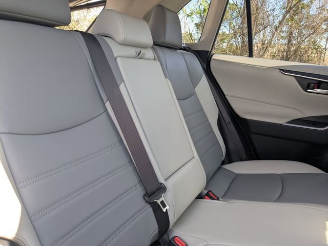 Used 2019 Toyota RAV4 XLE Premium image 31