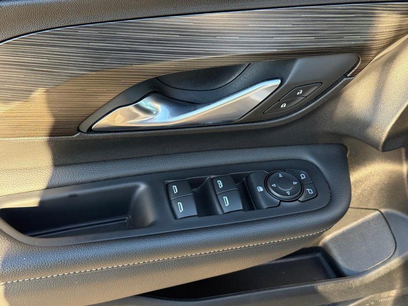 Used 2023 GMC Terrain SLE w/ Driver Convenience Package image 18