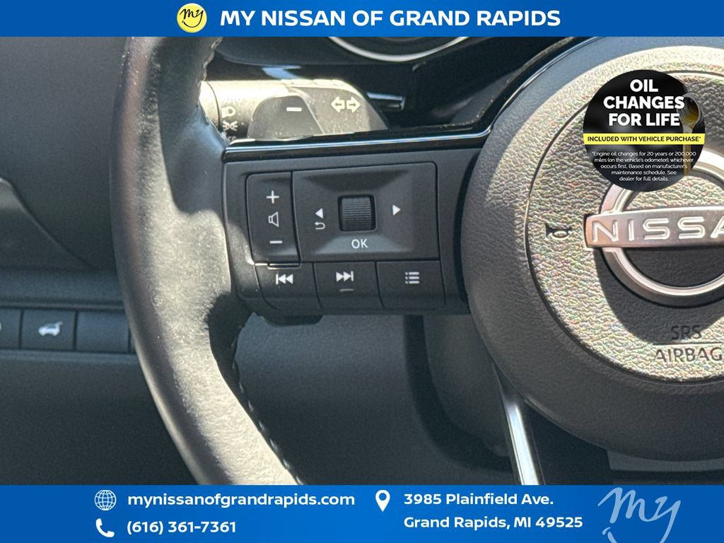 Used 2025 Nissan Pathfinder SL AWD/4WD image 15