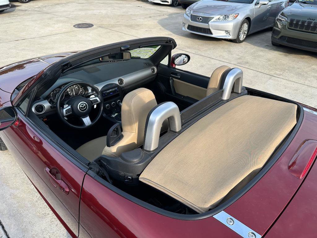 Used 2011 MAZDA MX-5 Miata Grand Touring w/ Premium Pkg image 14