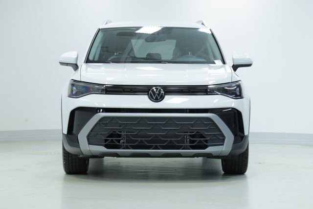 New 2026 Volkswagen Taos SE FWD image 2
