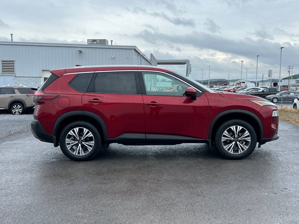 Used 2022 Nissan Rogue SV w/ SV Premium Package image 4