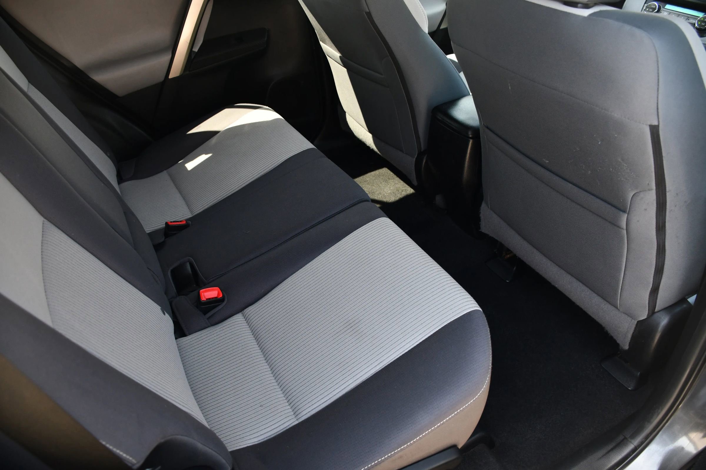 Used 2015 Toyota RAV4 XLE image 22