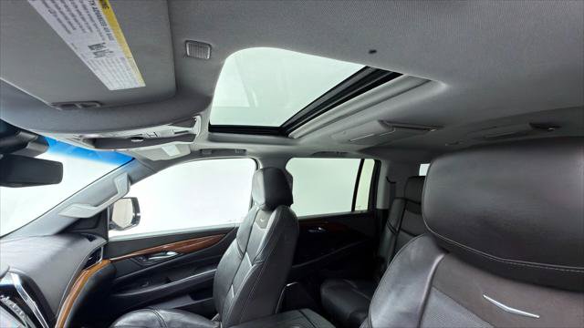 Used 2018 Cadillac Escalade ESV Luxury RWD image 34