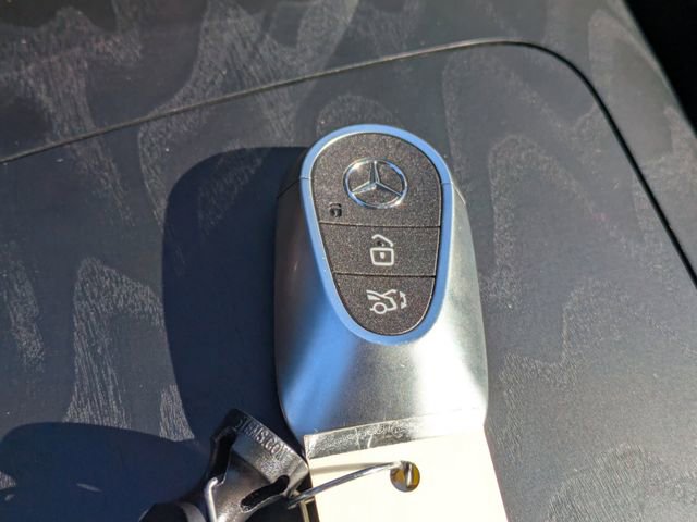 Used 2025 Mercedes-Benz E 350 4MATIC Sedan image 31