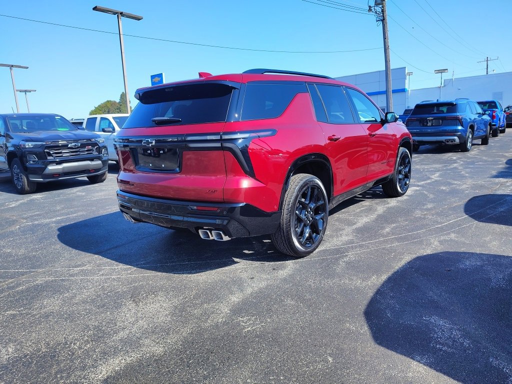 New 2026 Chevrolet Traverse RS w/ LPO, Floor Liner Package image 3