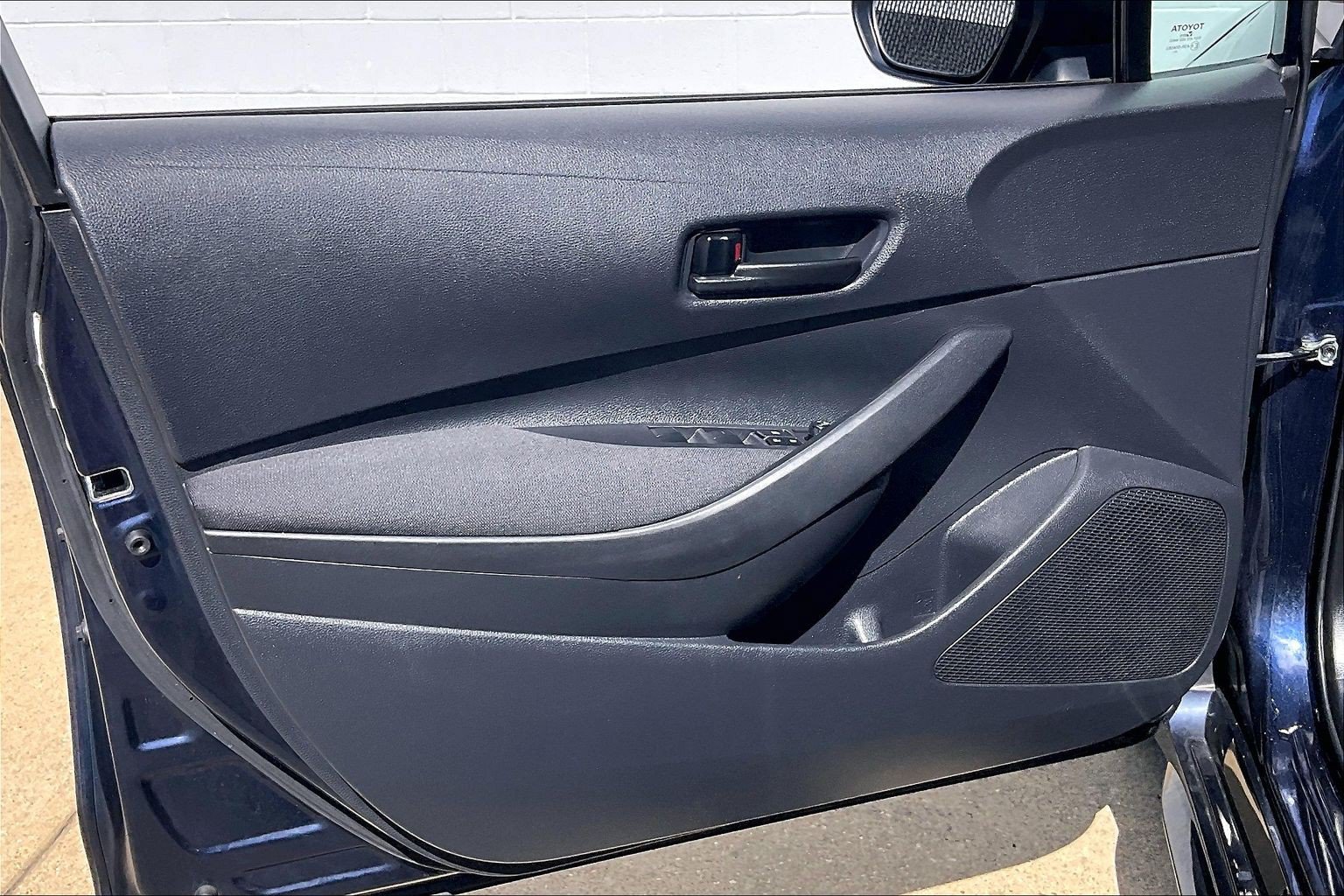 Used 2025 Toyota Corolla LE FWD image 27