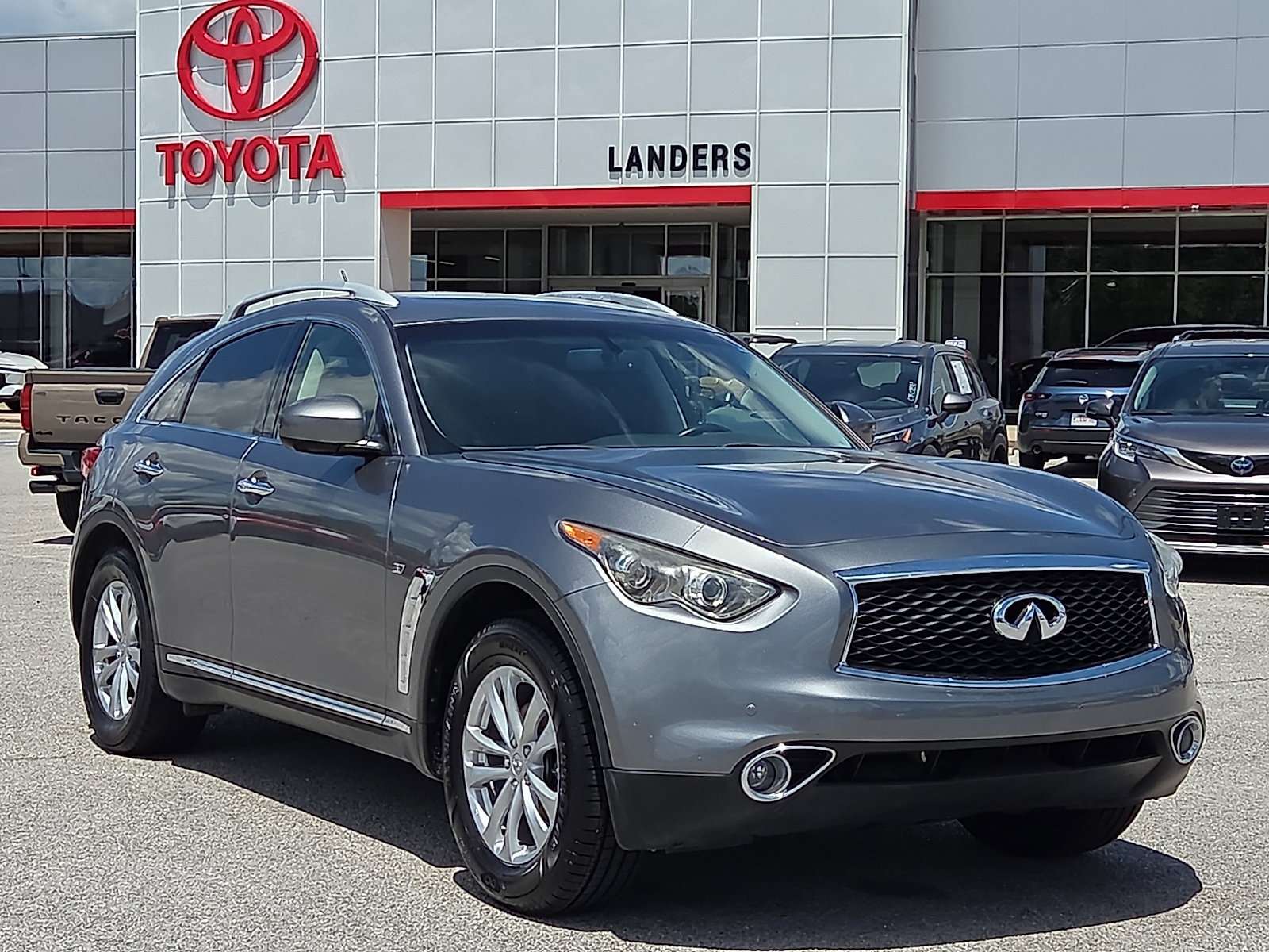 Used 2017 INFINITI QX70 AWD w/ Premium Package image 1