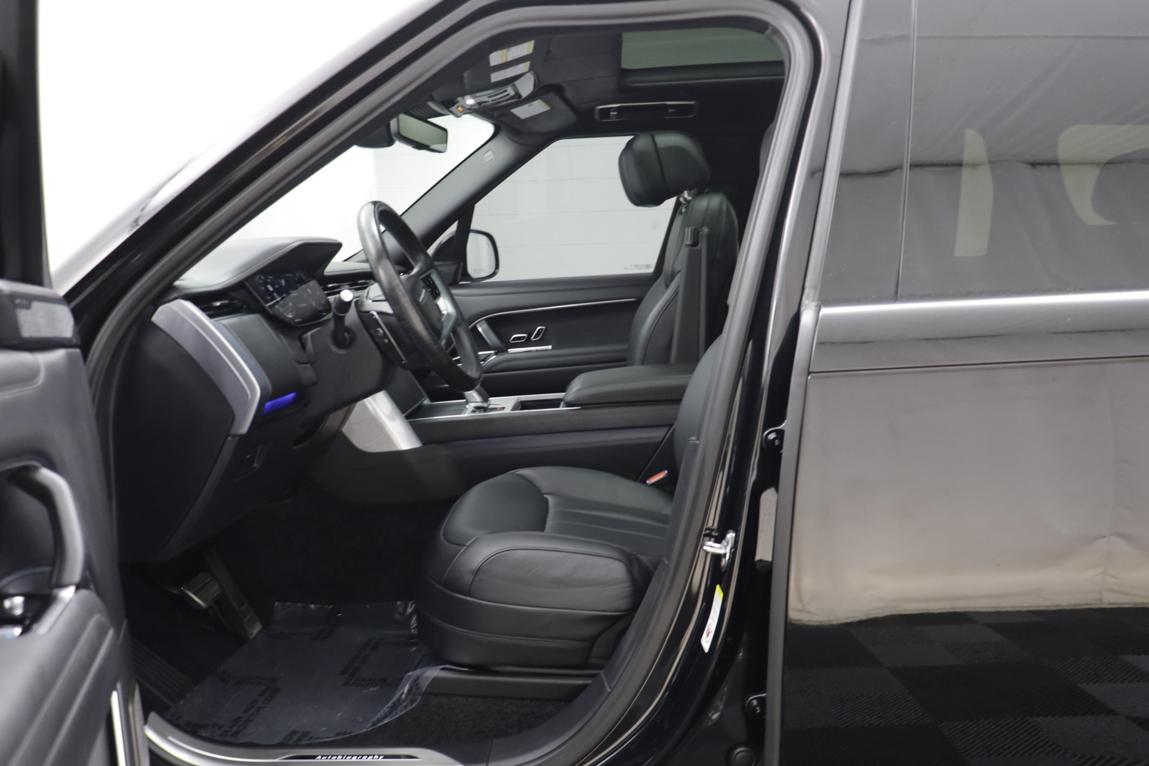 Used 2025 Land Rover Range Rover Autobiography AWD/4WD image 5