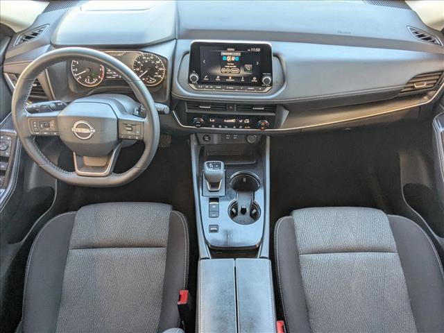 Used 2025 Nissan Rogue SV image 17