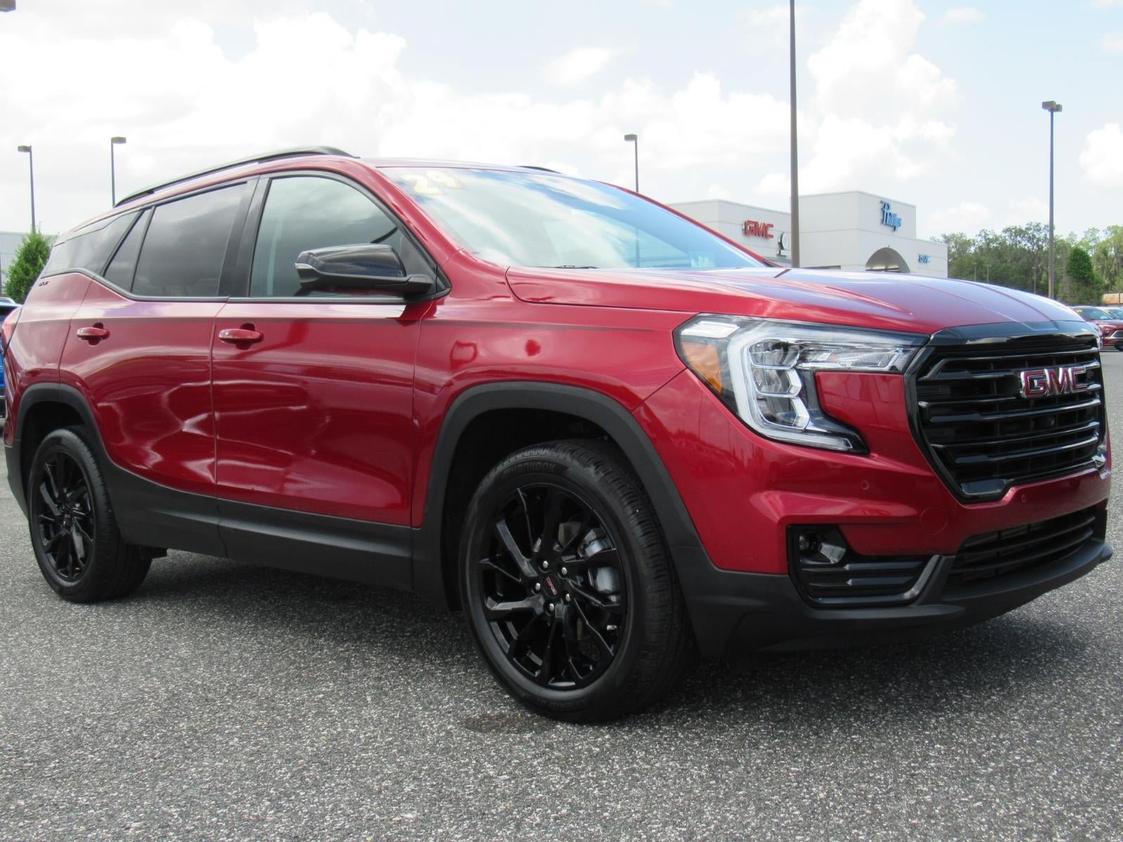 Used 2024 GMC Terrain SLT w/ Infotainment Package II