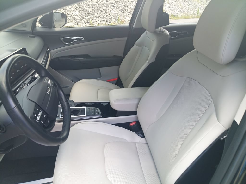 Used 2026 Kia Sportage EX FWD image 15