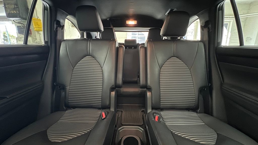 Certified 2025 Toyota Highlander XSE image 15