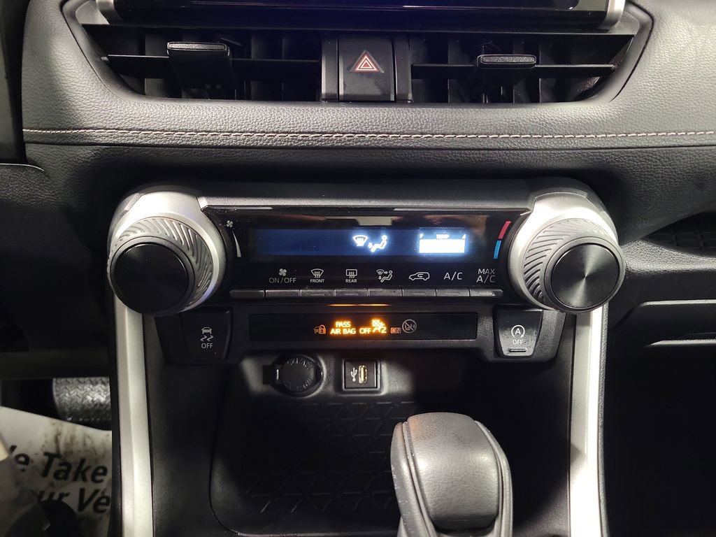 Used 2024 Toyota RAV4 LE image 17