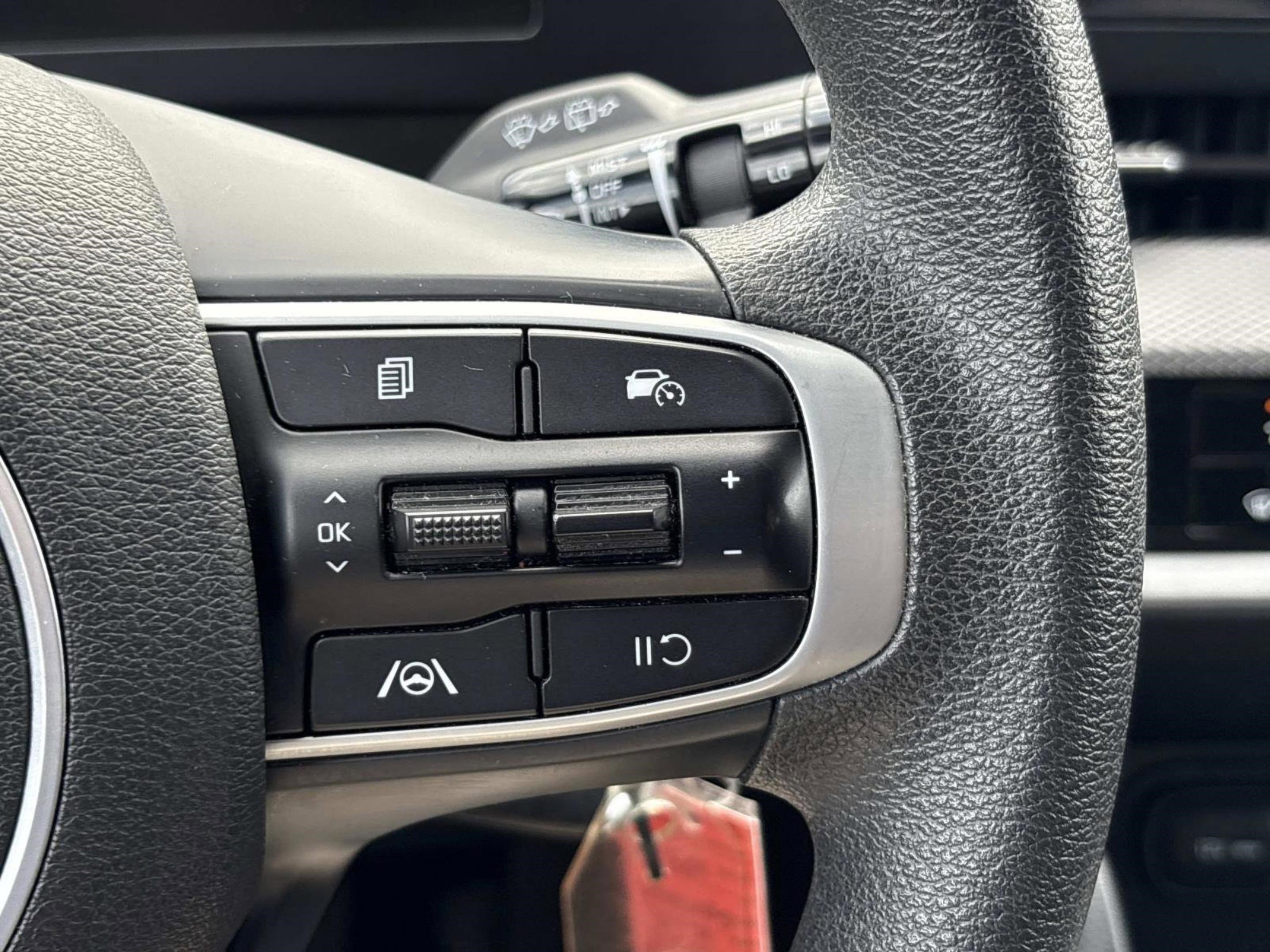 Used 2024 Kia Sportage LX image 28