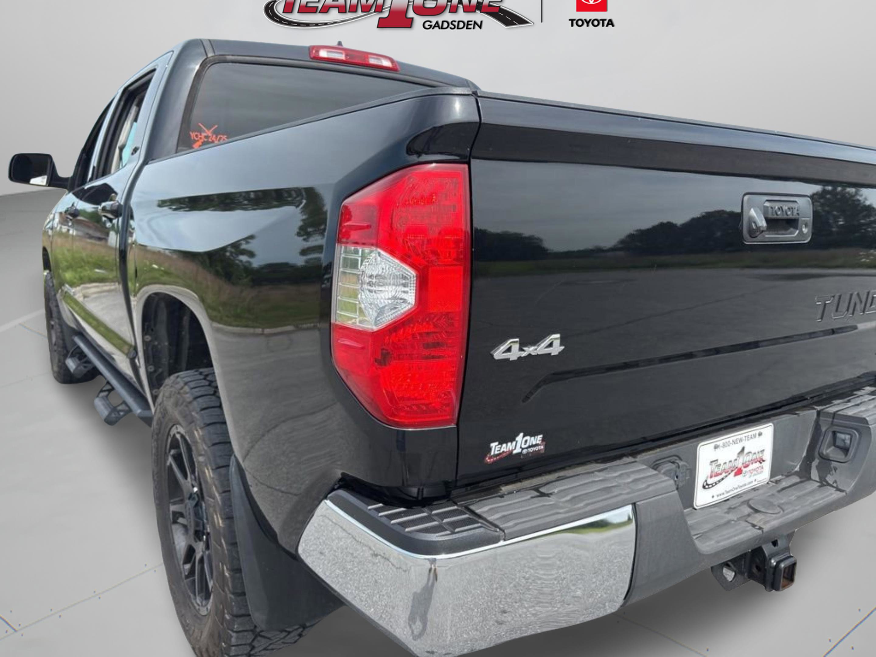 Used 2020 Toyota Tundra SR5 w/ SR5 Leather Package AWD/4WD image 38