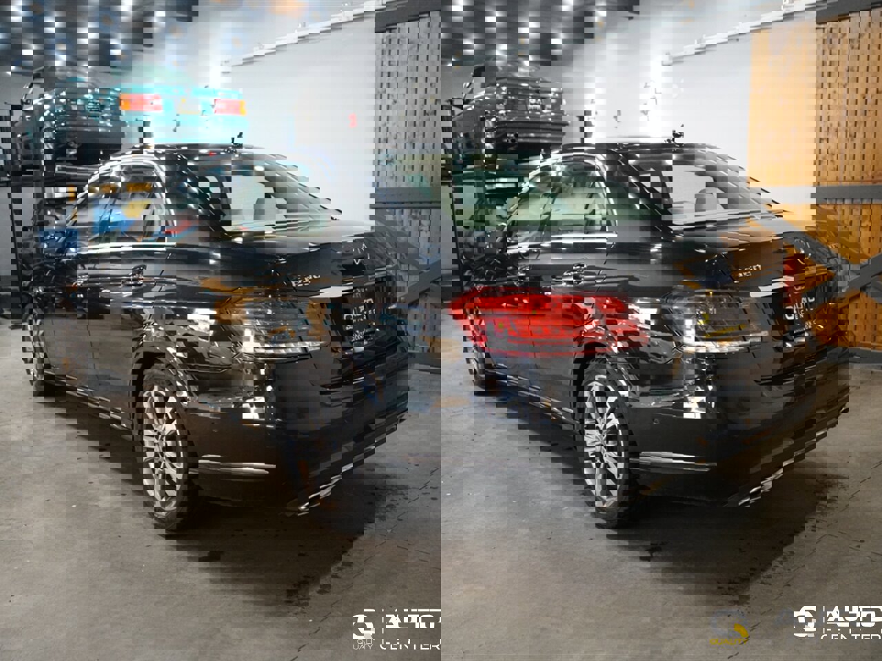 Used 2014 Mercedes-Benz E 250 E 250 Base BlueTEC® 4MATI image 8