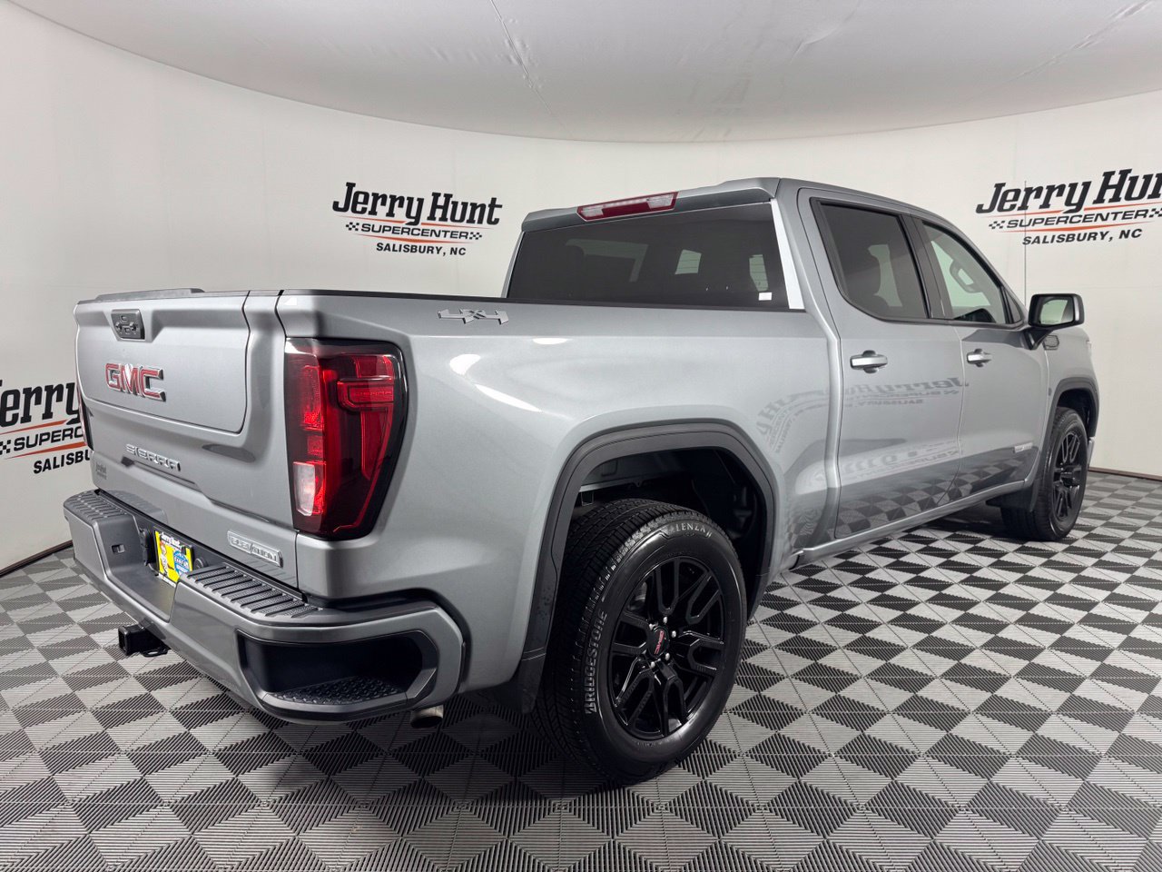 Used 2024 GMC Sierra 1500 Elevation AWD/4WD image 6