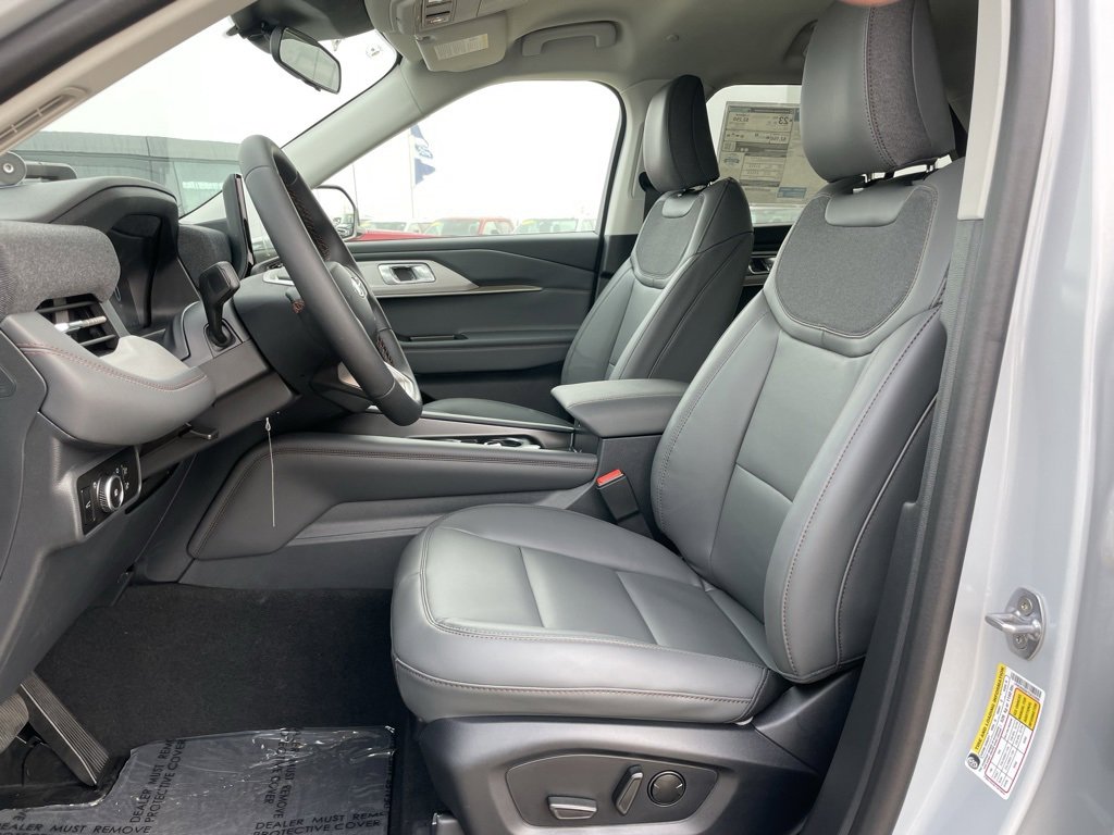 New 2026 Ford Explorer Active image 7