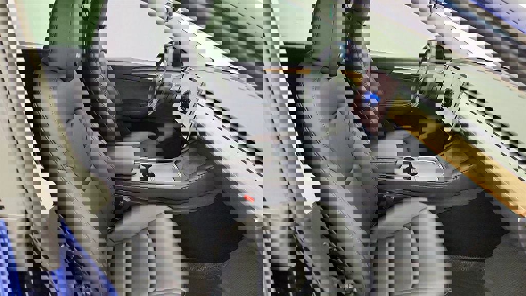 Used 2023 Tesla Model Y Long Range image 29