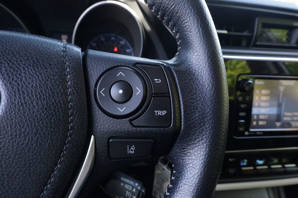 Used 2018 Toyota Corolla iM w/ Carpet Mat Package (TMS) image 17