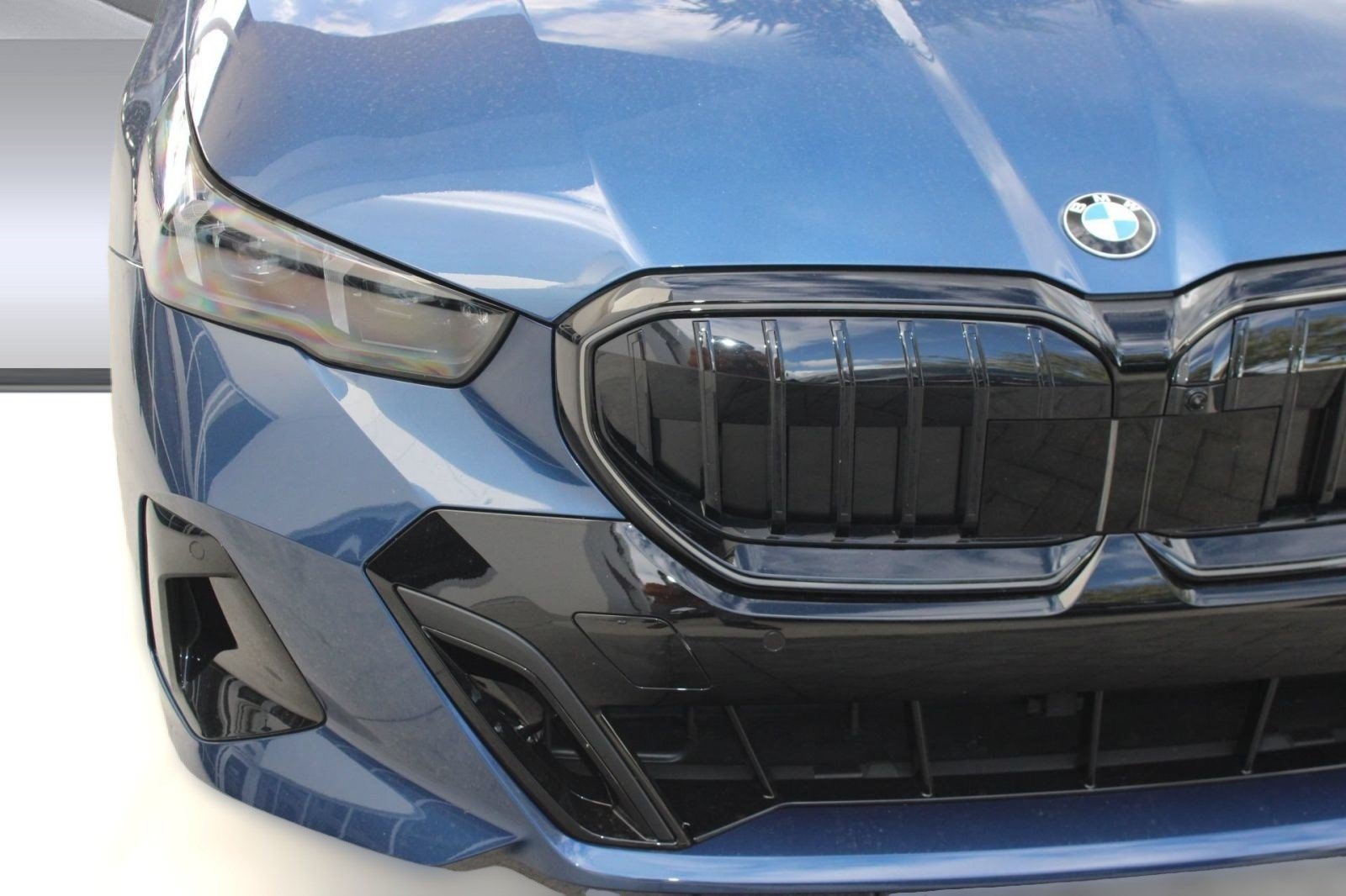 Used 2026 BMW 530i w/ M Sport Package RWD image 12