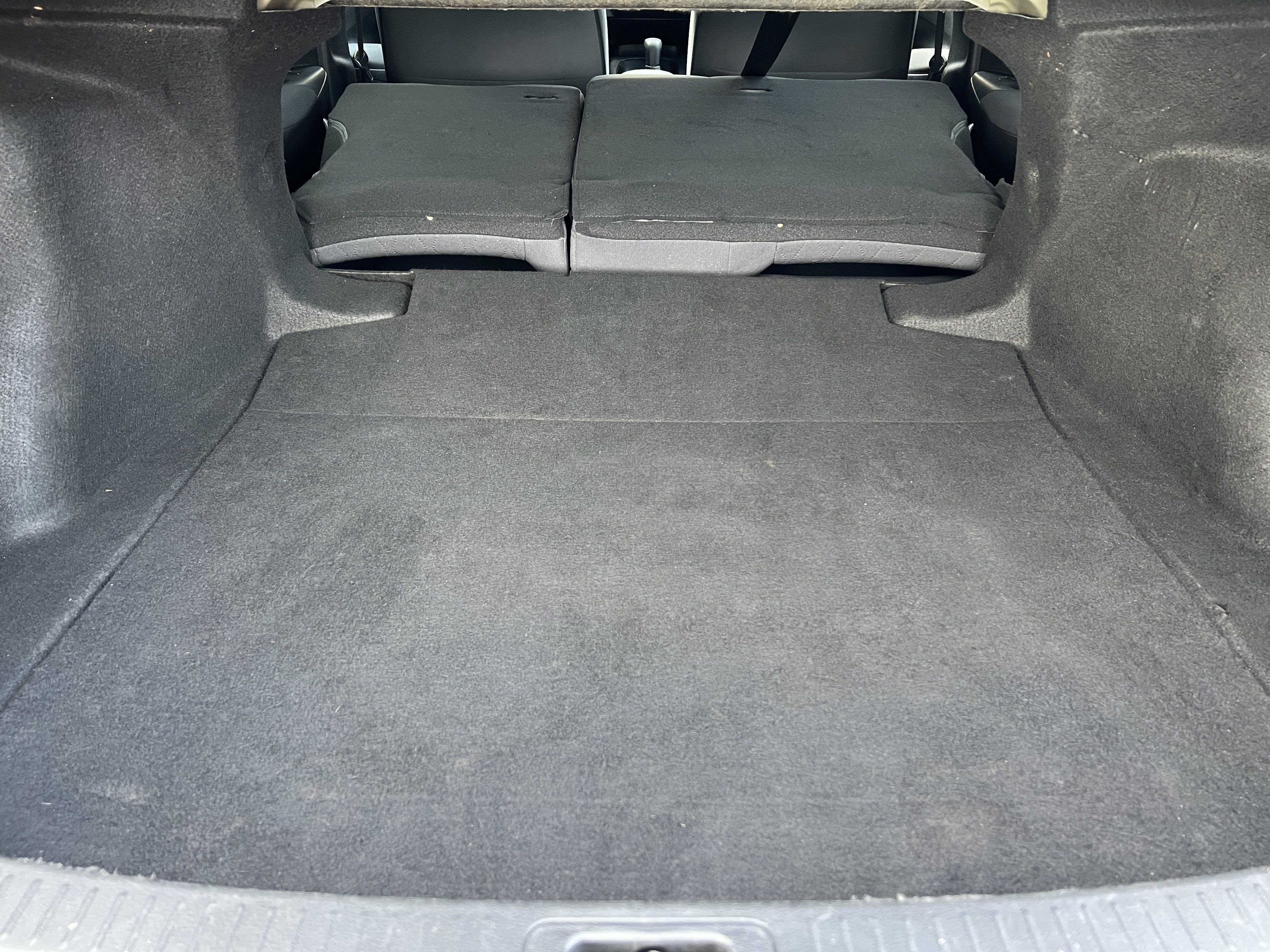 Used 2020 Toyota Corolla LE FWD image 19