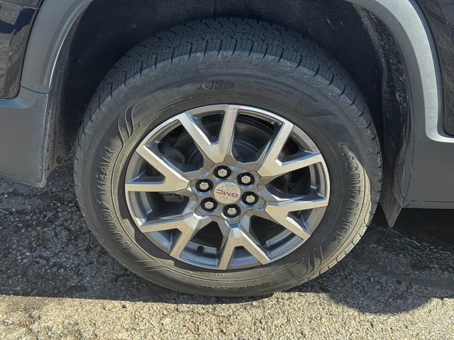 Used 2022 GMC Acadia SLT w/ LPO, Floor Liner Package AWD/4WD image 12