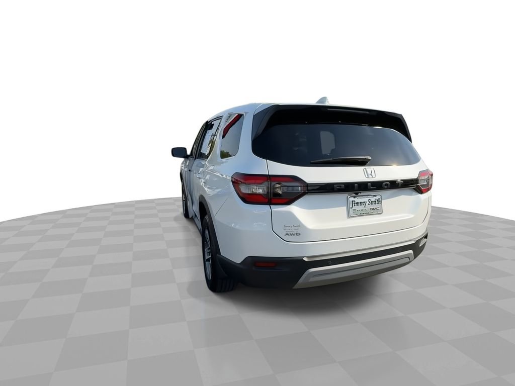 Used 2025 Honda Pilot EX-L image 6