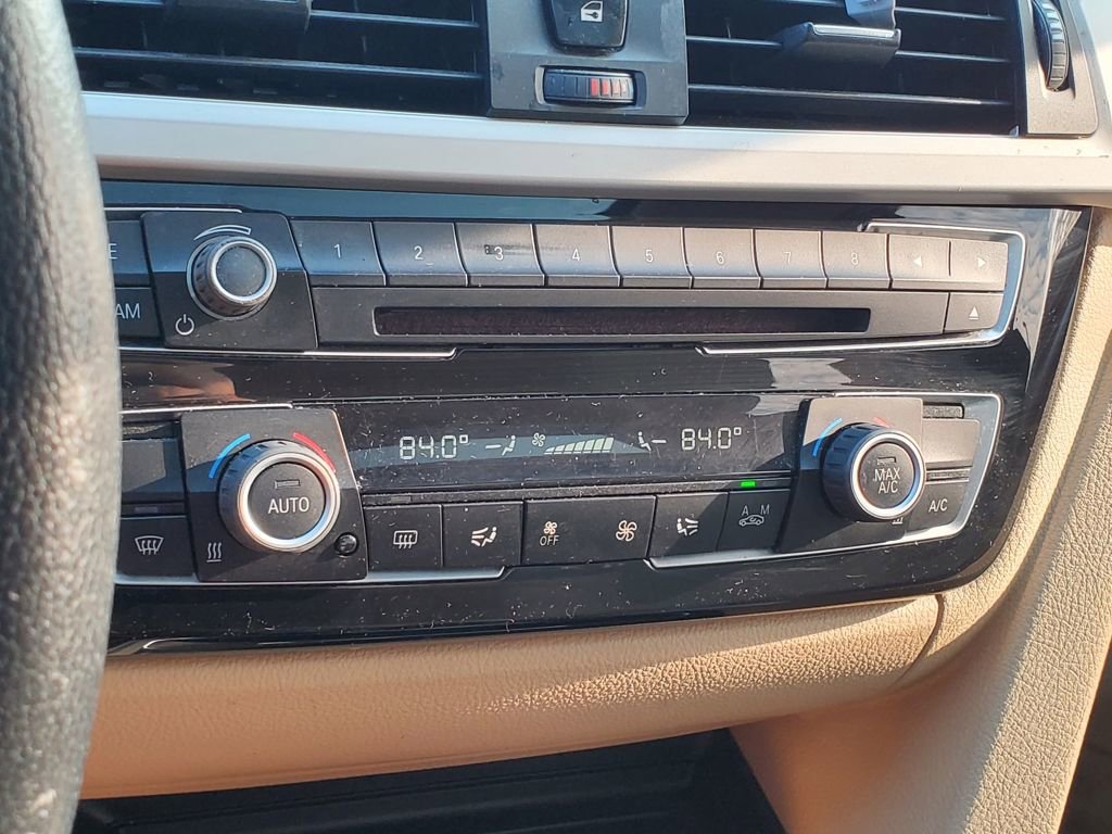 Used 2016 BMW 320i Sedan image 24