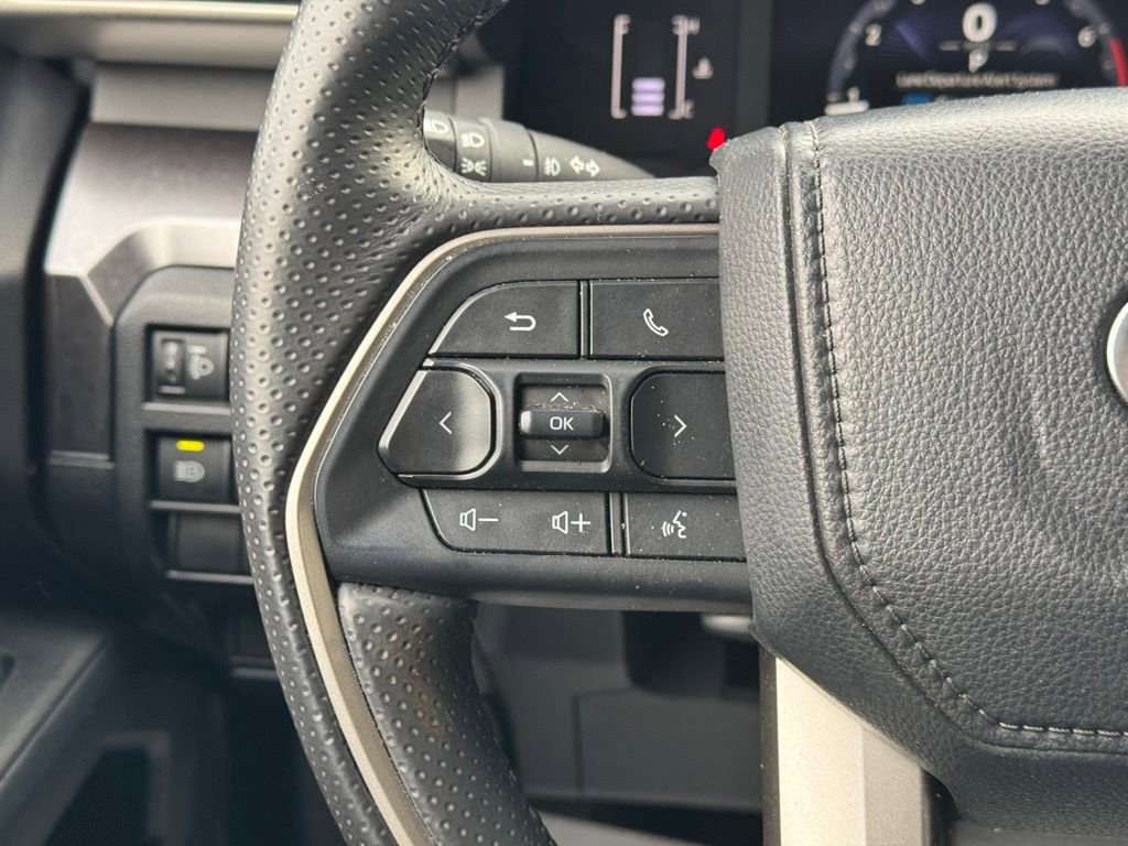 Certified 2025 Toyota 4Runner SR5 AWD/4WD image 33