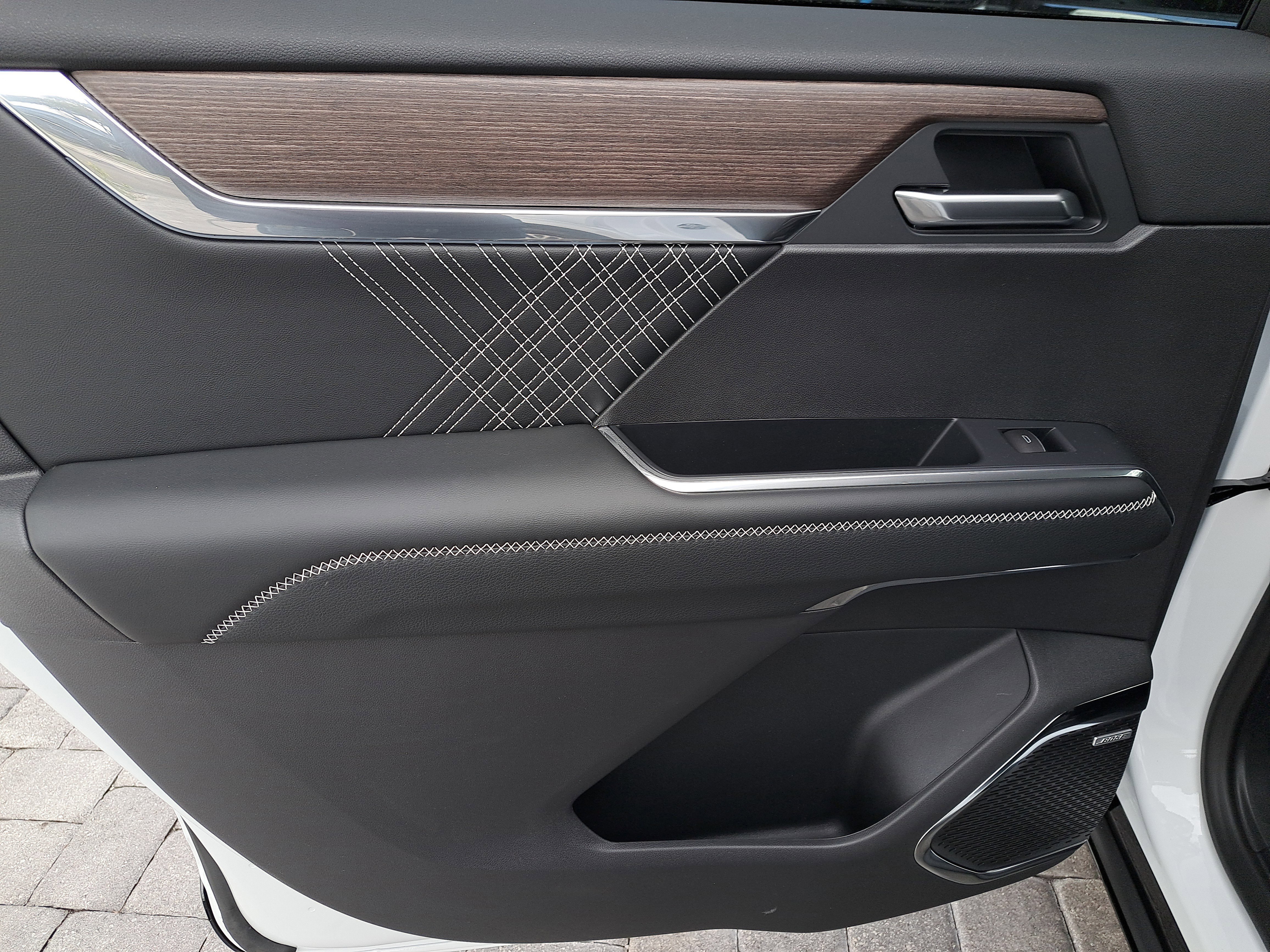 New 2026 GMC Acadia Denali w/ Super Cruise Package image 12