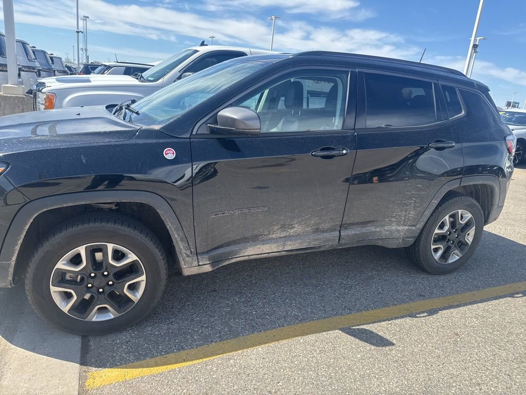 Used 2017 Jeep Compass Trailhawk w/ Leather Interior Group AWD/4WD image 4