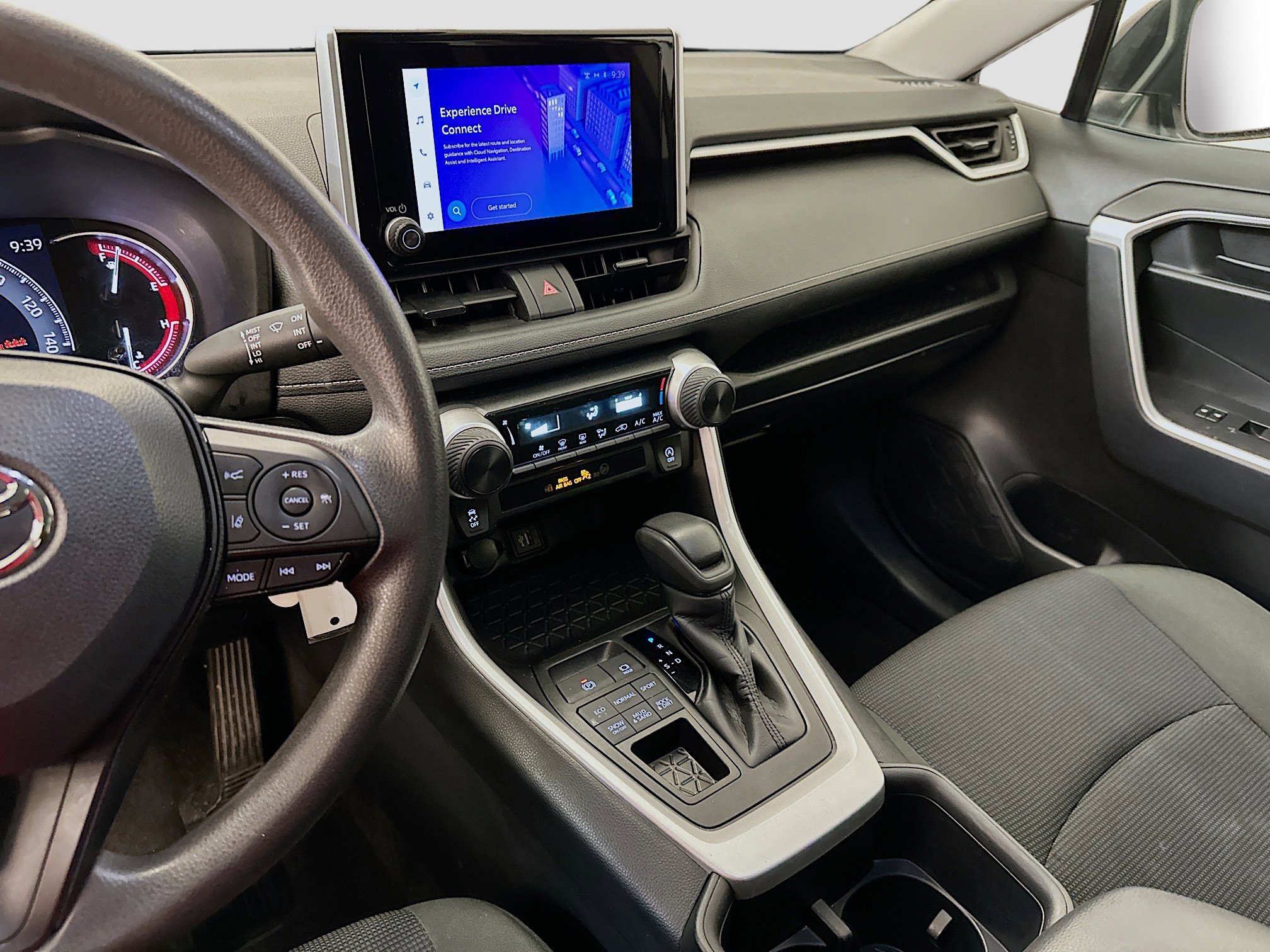 Used 2024 Toyota RAV4 LE image 26