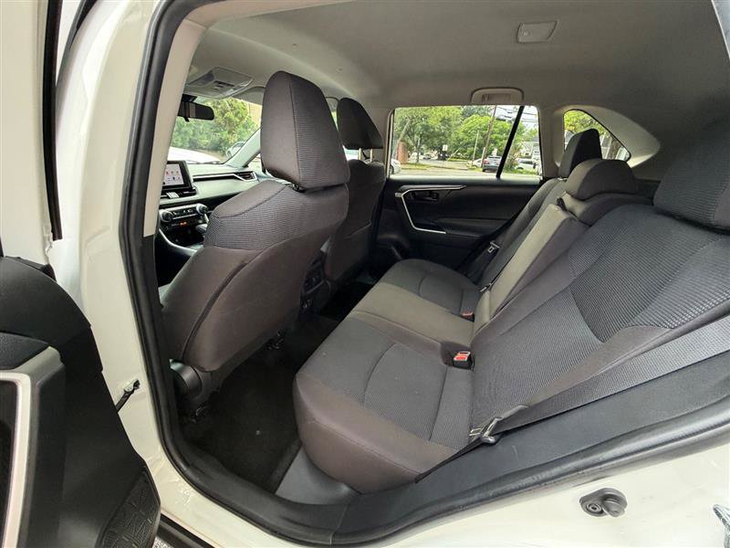Used 2025 Toyota RAV4 LE FWD image 31